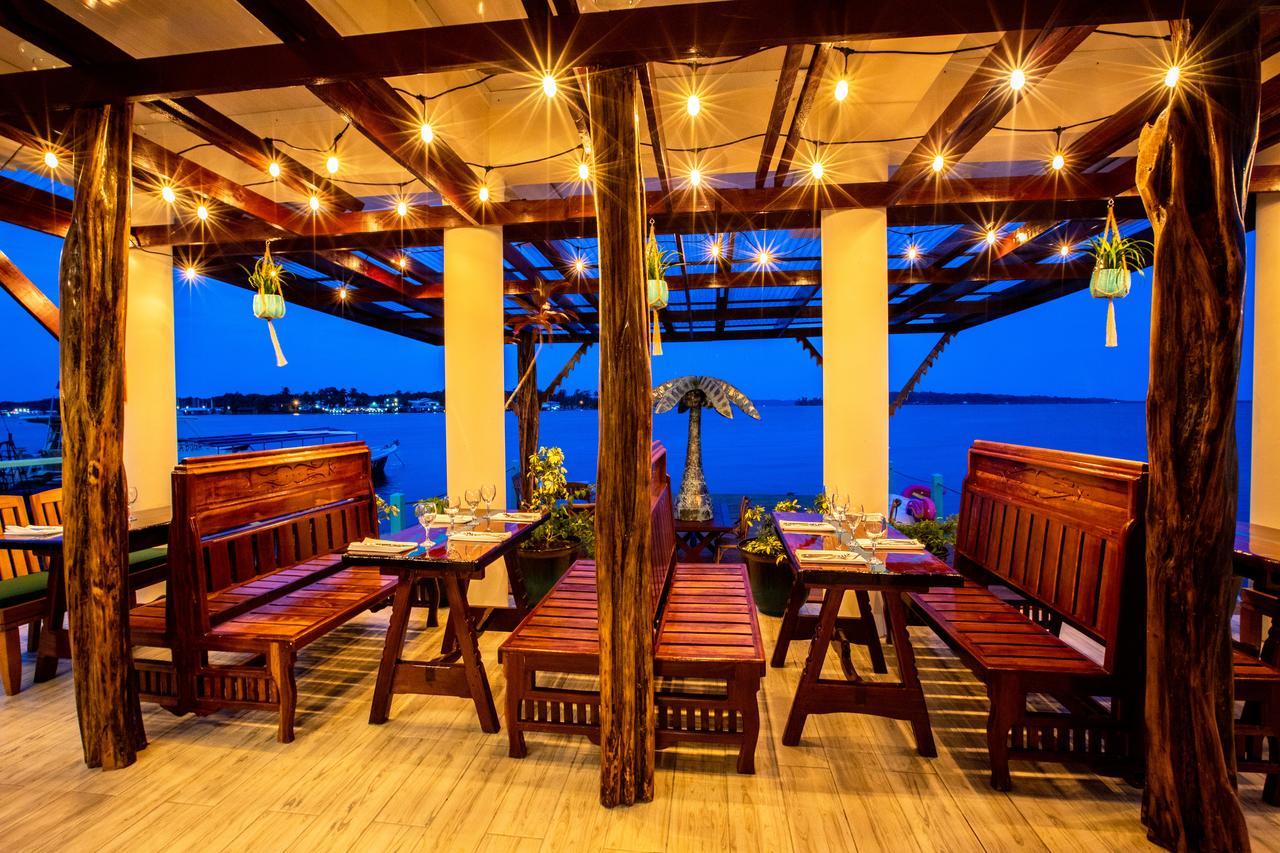 Azul Bocas Town Hotel Exterior photo